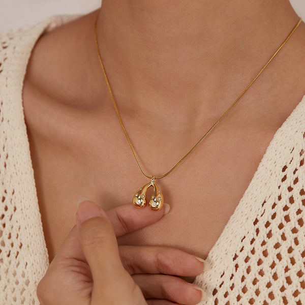 Women’s Fashion Pendant Necklace – Elegant Gold Teardrop Pendant with Crystal Accents – Fashion Jewelry Gift for Women-Women's Necklace-SunnyHouse Jewelry