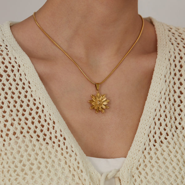 Women's Titanium Stainless Steel Flower Pendant Necklace – Gold-Plated Chain – Hypoallergenic & Tarnish Resistant-Women's Necklace-SunnyHouse Jewelry