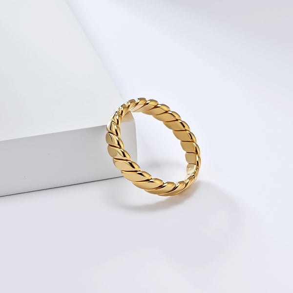 Women’s Titanium Stainless Steel Ring – Minimalist Cuban Link Chain Design, Durable and Hypoallergenic, Sleek Everyday Jewelry for Women-Women's Ring-SunnyHouse Jewelry
