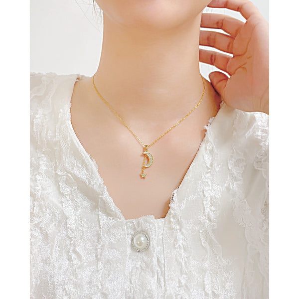 Women's Fashion Golden Moon Pendant Necklace-Womens Pendant Necklace-SunnyHouse Jewelry