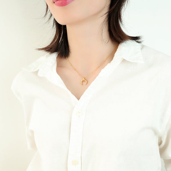 Women's Fashion Golden Moon Pendant Necklace-Womens Pendant Necklace-SunnyHouse Jewelry